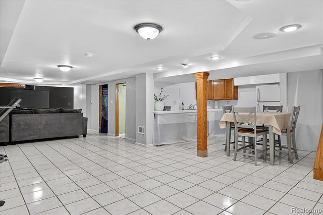 14721 Morris Avenue, Allen Park, MI 48101