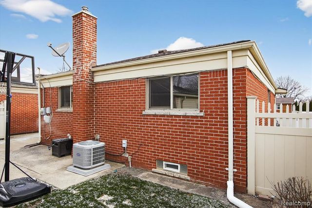 14721 Morris Avenue, Allen Park, MI 48101