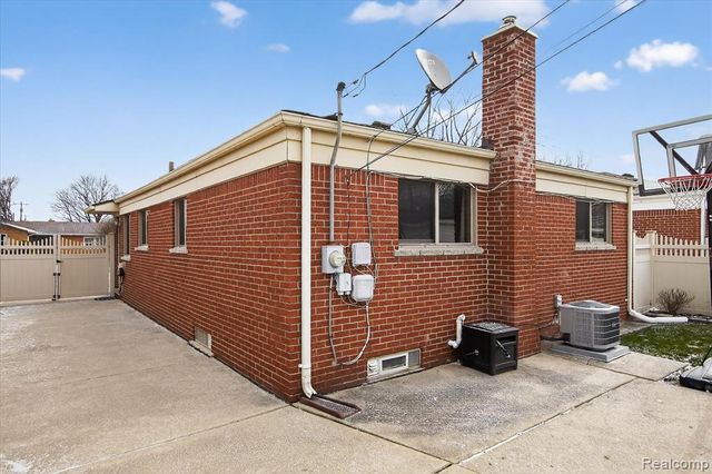 14721 Morris Avenue, Allen Park, MI 48101