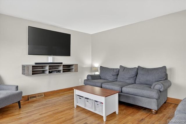 14721 Morris Avenue, Allen Park, MI 48101