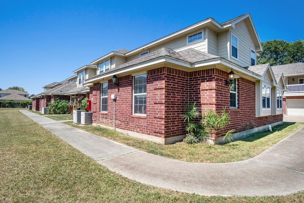 1207 Lovett Street 1207, Tomball, TX 77375