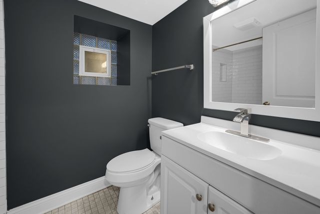 6527 S Vernon Avenue, Chicago, IL 60637