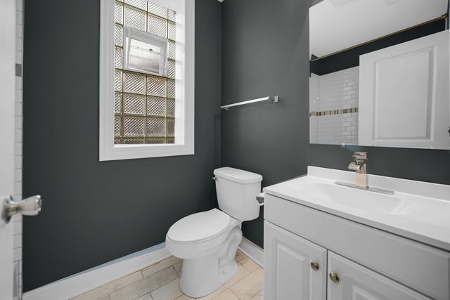 6527 S Vernon Avenue, Chicago, IL 60637