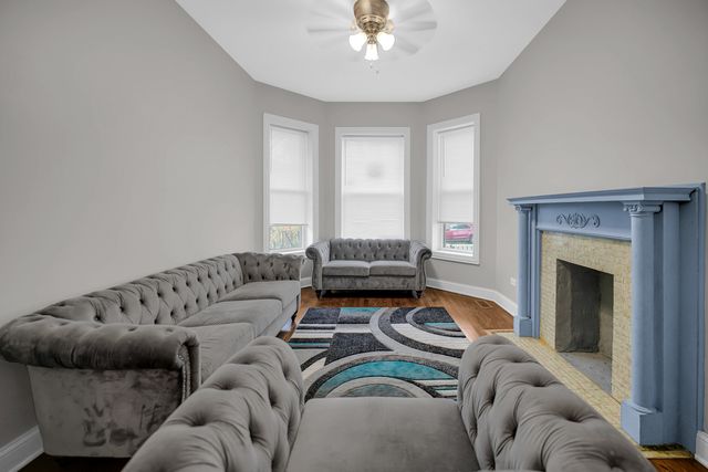 6527 S Vernon Avenue, Chicago, IL 60637