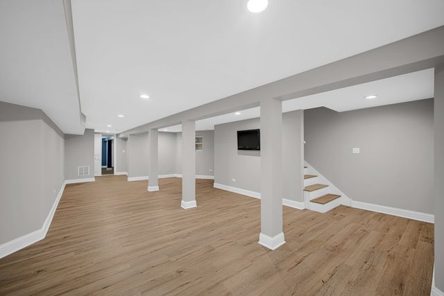 6527 S Vernon Avenue, Chicago, IL 60637