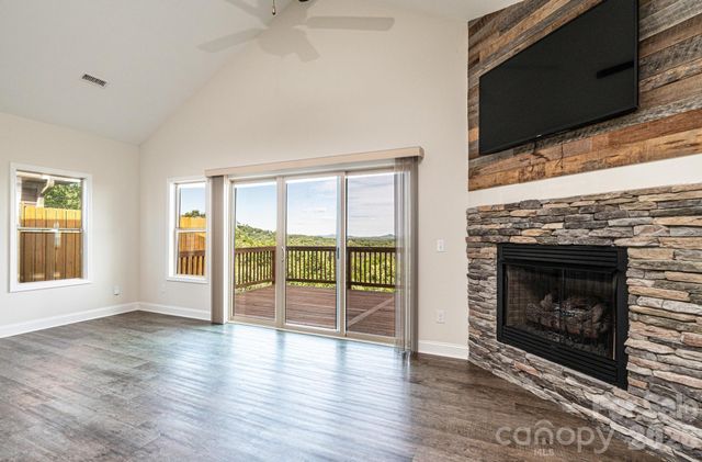 1381 River Club Ridge C8, Lenoir, NC 28645