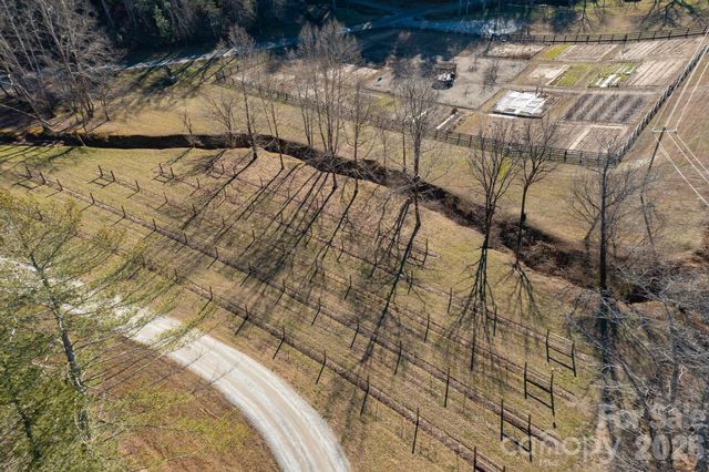 1381 River Club Ridge C8, Lenoir, NC 28645