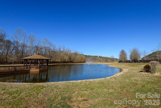 1381 River Club Ridge C8, Lenoir, NC 28645