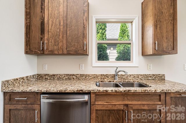 1381 River Club Ridge C8, Lenoir, NC 28645