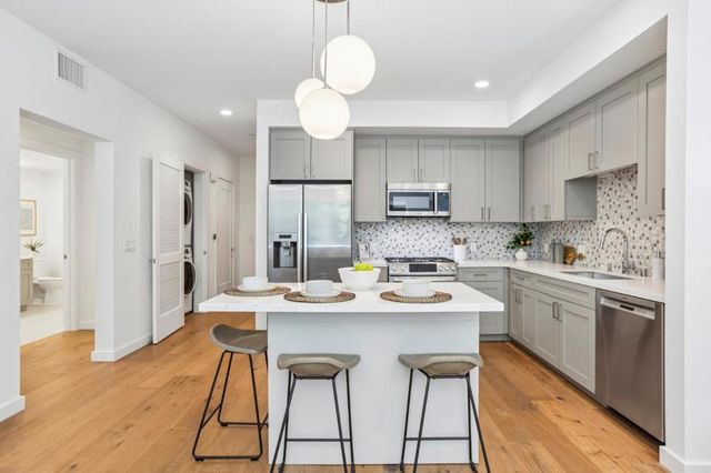 400 El Camino Real 210, Belmont, CA 94002