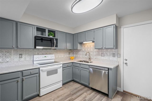 2319 Sandalwood Creek Court, Wildwood, MO 63038