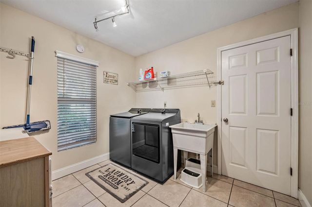 2542 MASON OAKS DRIVE, Valrico, FL 33596