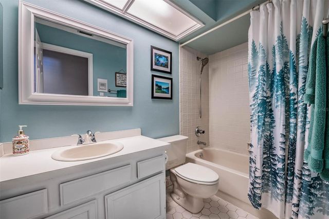 2542 MASON OAKS DRIVE, Valrico, FL 33596