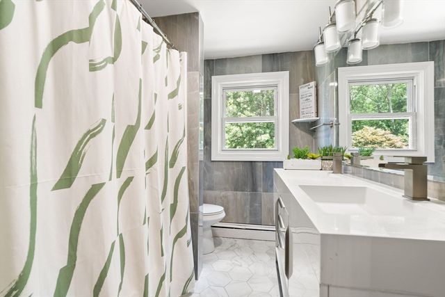 17 Crossman St, Taunton, MA 02780