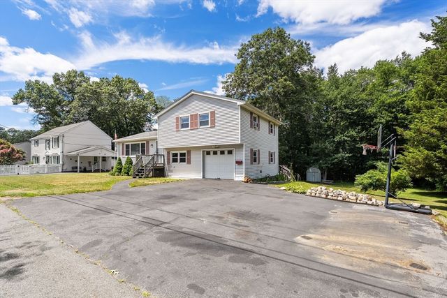 17 Crossman St, Taunton, MA 02780
