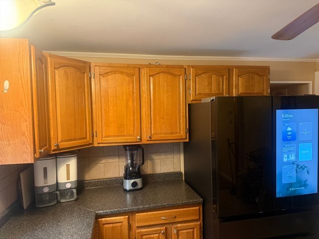 17 Crossman St, Taunton, MA 02780