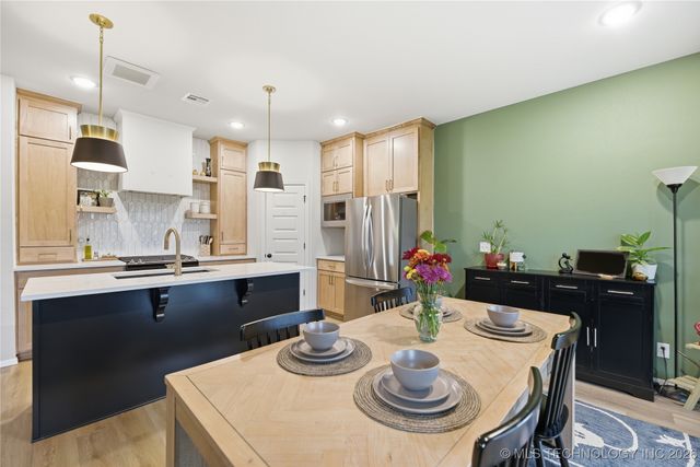 1665 E 138th Place, Glenpool, OK 74033