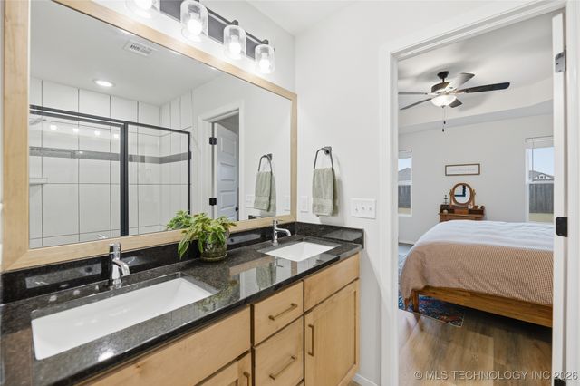 1665 E 138th Place, Glenpool, OK 74033