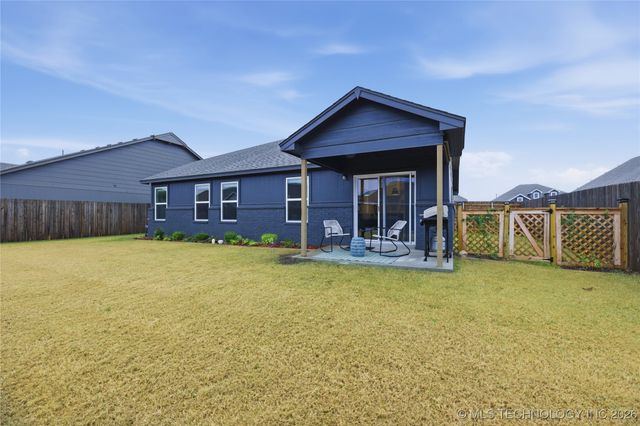 1665 E 138th Place, Glenpool, OK 74033