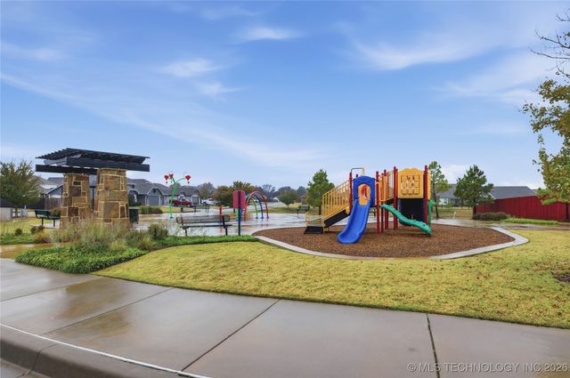 1665 E 138th Place, Glenpool, OK 74033