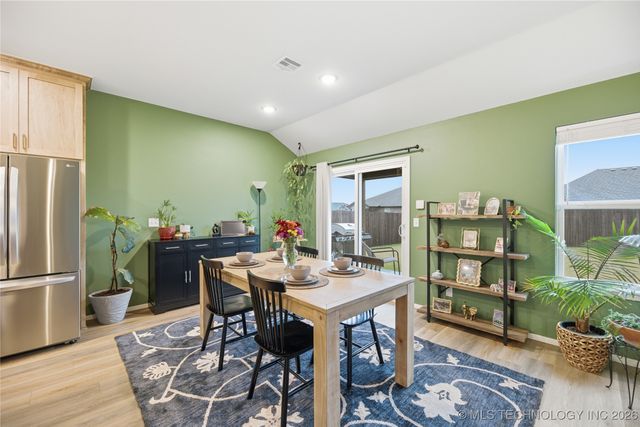 1665 E 138th Place, Glenpool, OK 74033