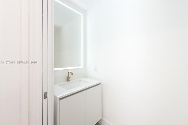 700 NE 24th St 4303, Miami, FL 33137