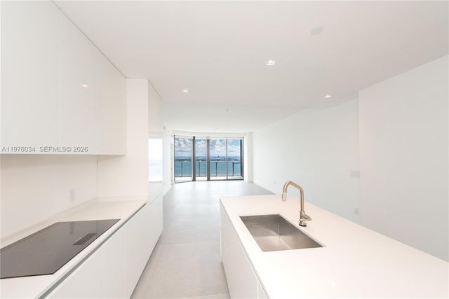 700 NE 24th St 4303, Miami, FL 33137