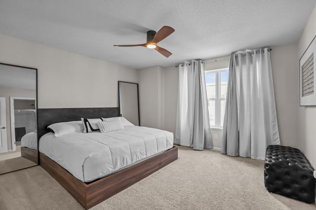 2215 Gateway Hill Road, North Saint Paul, MN 55109