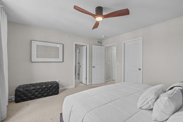 2215 Gateway Hill Road, North Saint Paul, MN 55109
