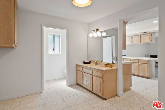 8473 Penfield Avenue, Winnetka (los Angeles), CA 91306