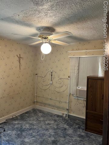 1086 Forest Avenue, Burton, MI 48509