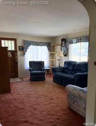 1086 Forest Avenue, Burton, MI 48509
