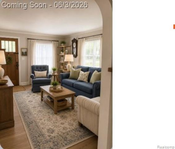 1086 Forest Avenue, Burton, MI 48509