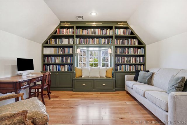 9418 S Jamestown Avenue, Tulsa, OK 74137