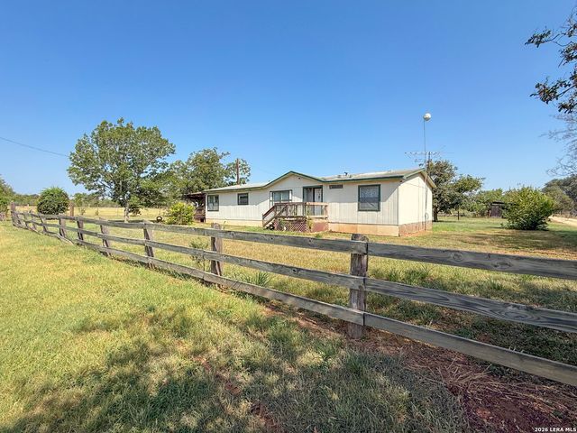 605 W County Road 678, Natalia, TX 78059