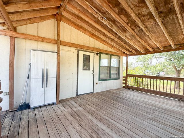605 W County Road 678, Natalia, TX 78059
