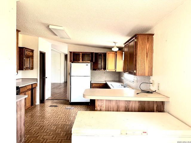 605 W County Road 678, Natalia, TX 78059