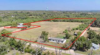 605 W County Road 678, Natalia, TX 78059