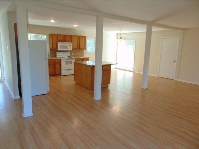 3655 Pallos Verdas Drive, Dallas, TX 75229