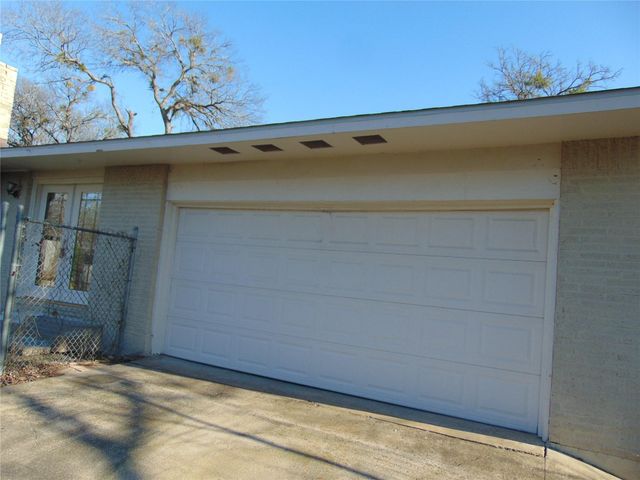 3655 Pallos Verdas Drive, Dallas, TX 75229