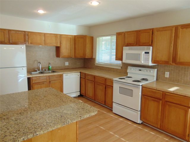 3655 Pallos Verdas Drive, Dallas, TX 75229