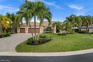 2035 Teagarden LN, Naples, FL 34110