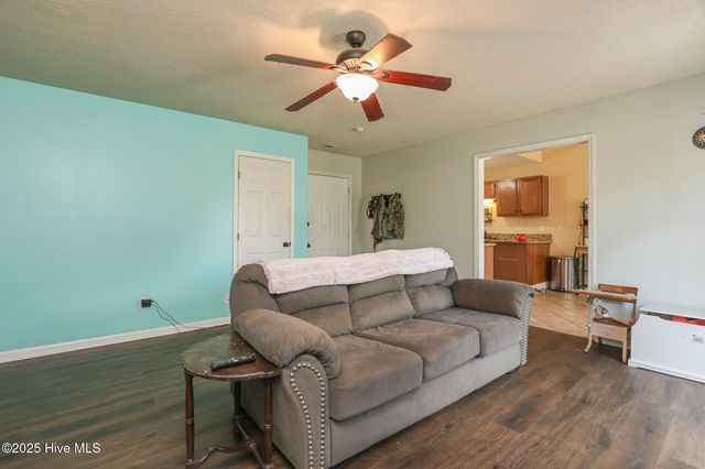 302 Paddock Place, Jacksonville, NC 28546