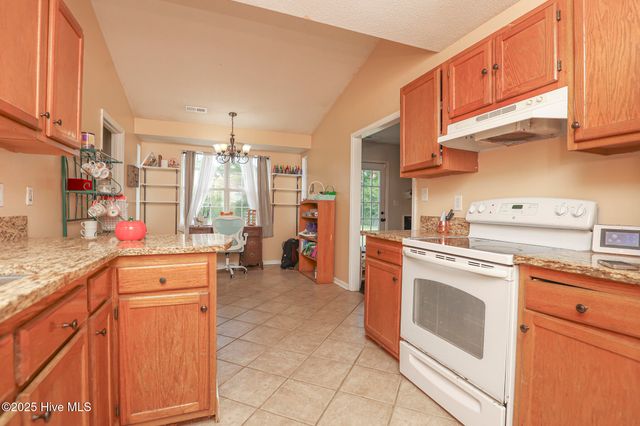 302 Paddock Place, Jacksonville, NC 28546