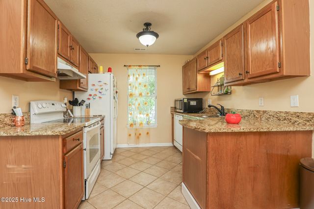 302 Paddock Place, Jacksonville, NC 28546