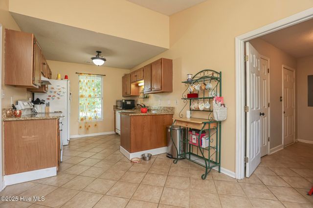 302 Paddock Place, Jacksonville, NC 28546