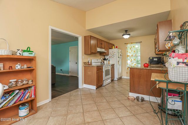 302 Paddock Place, Jacksonville, NC 28546