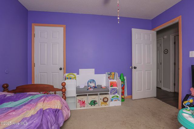 302 Paddock Place, Jacksonville, NC 28546