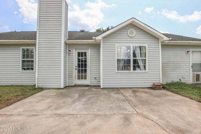 302 Paddock Place, Jacksonville, NC 28546