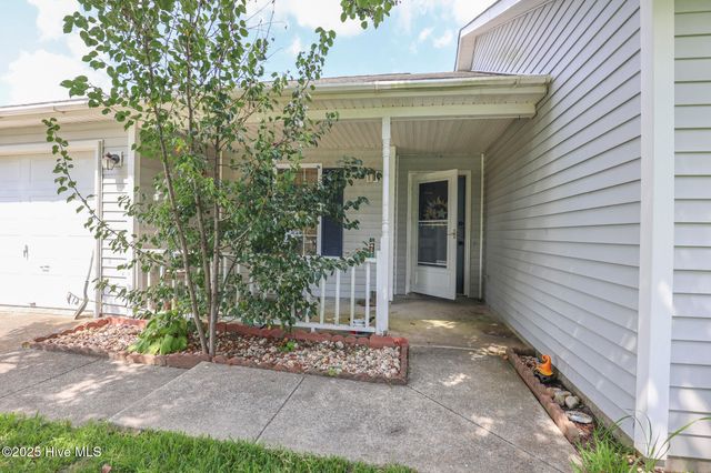 302 Paddock Place, Jacksonville, NC 28546